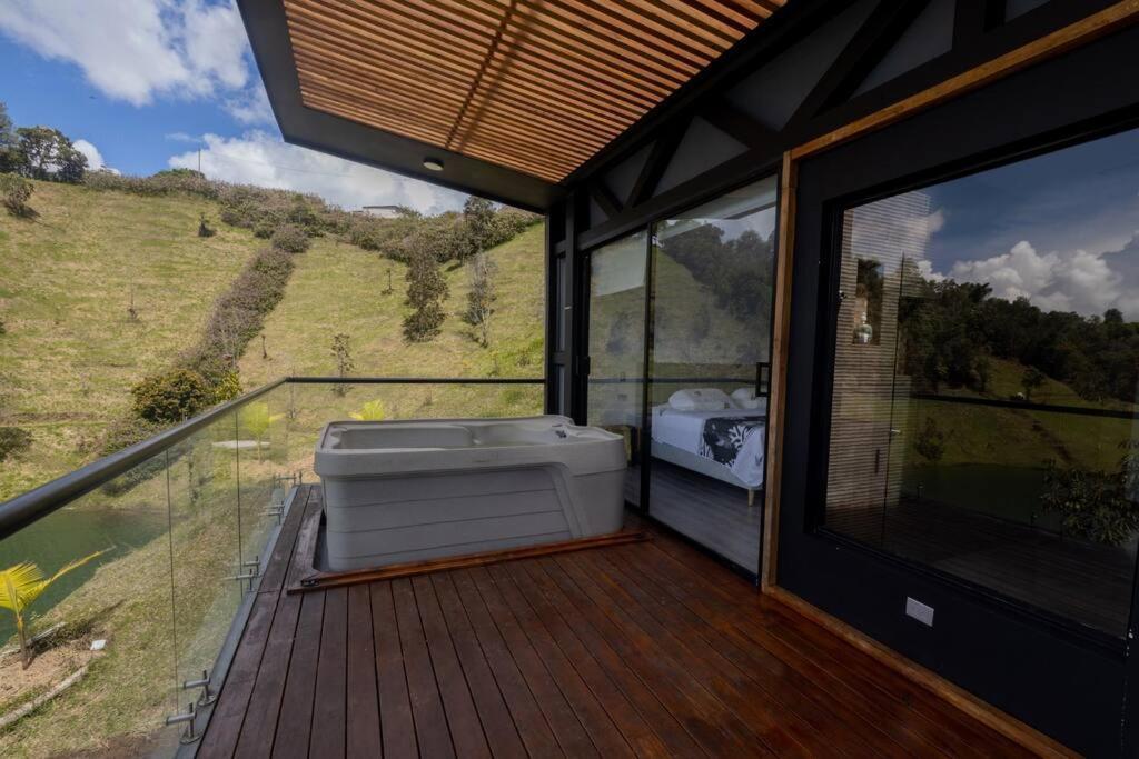 Sky House Cabana Guatape La Pradera  Ngoại thất bức ảnh